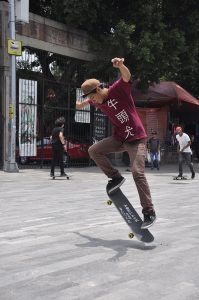 Skateboarding_at_Mexico_City_-_Ollie_-_033
